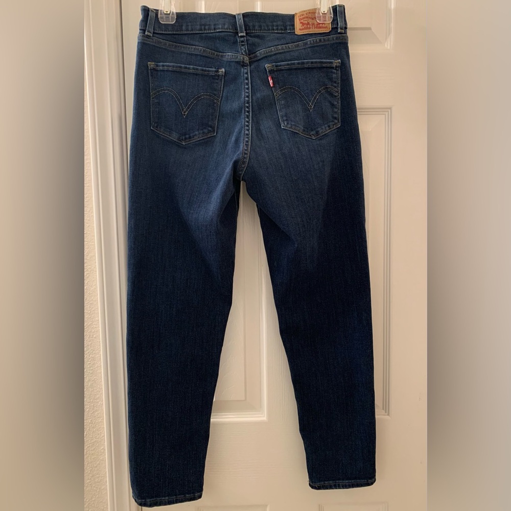 Levi’s Straight Leg Jean Size 4